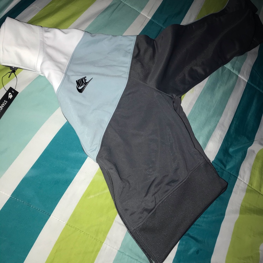 Nike jacket 💙 - Picture 4 of 5